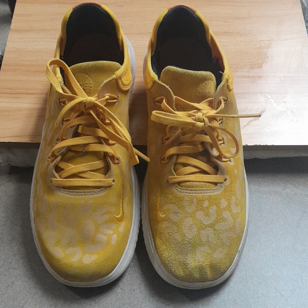 Nike Free Yellow and Black Animal Print Sneakers